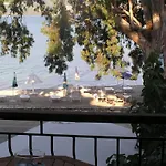 Mavra Aparthotel 3*