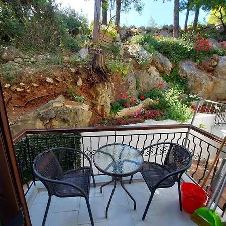 Mavra Hotel de apartamente Ligia