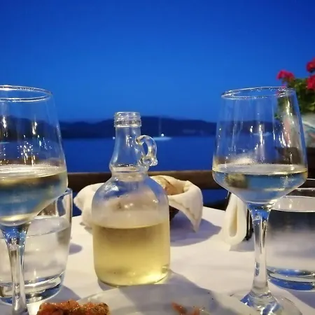 Hotel de apartamente Mavra 3*