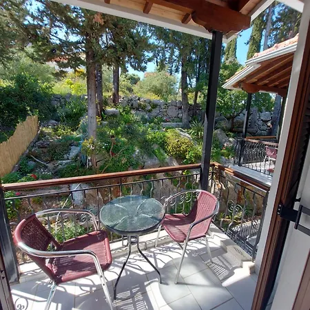 Mavra Hotel de apartamente