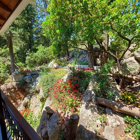 Hotel apartamentowy Mavra 2*