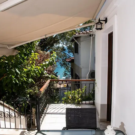 Hotel de apartamente Mavra Ligia