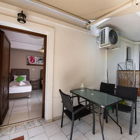 Hotel apartamentowy Mavra Ligia